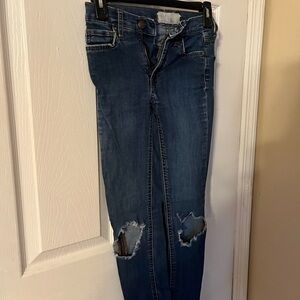 Free People Skinny Jeans in Dark Blue with Knee Rips